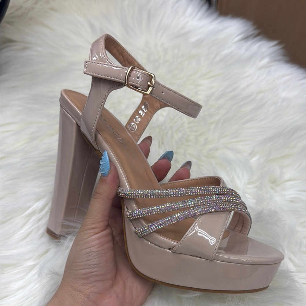 Elegant Beige Patent Platform Heels
